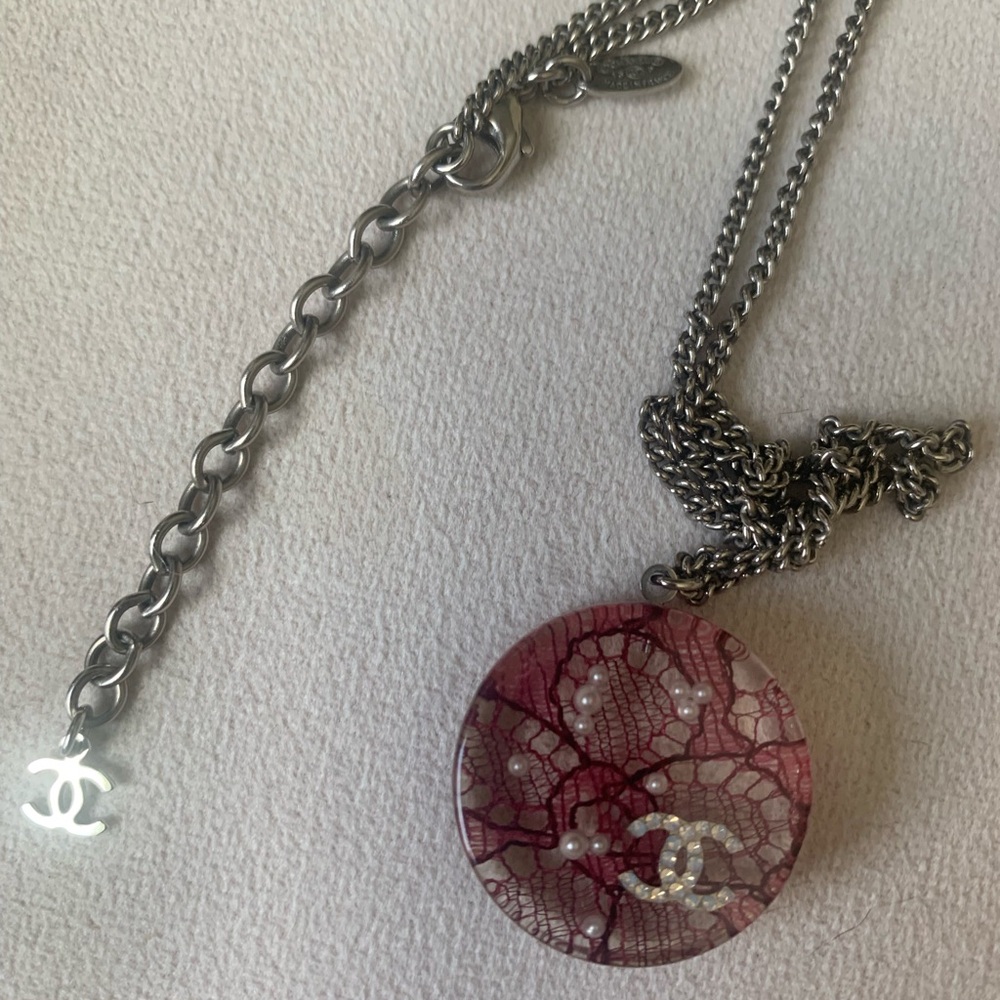 CHANEL Pink and Silver Necklace with Pendant